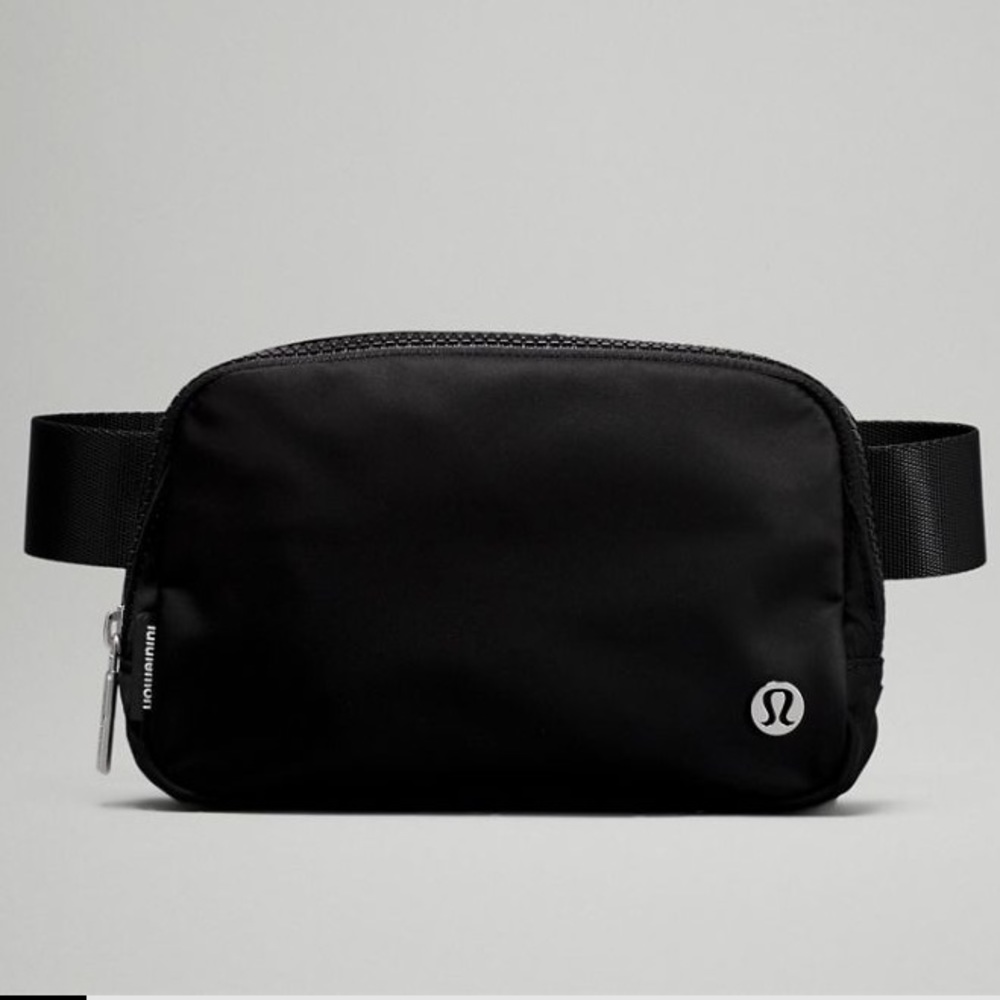 NWT Lululemon Everywhere Belt Bag- Black